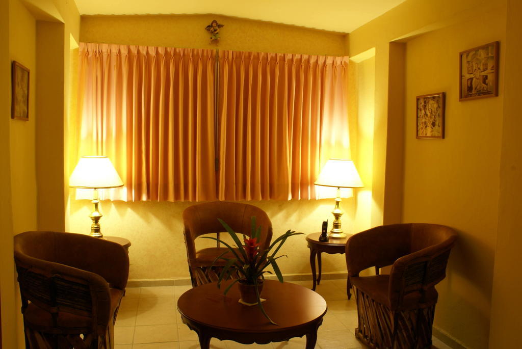 Residencia Los Angeles Panzió Guadalajara Kültér fotó